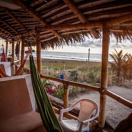 Beach Front Bungalows At The Coconut Canoa Dış mekan fotoğraf